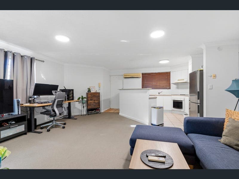 2/1 Hillsdon Road, Taringa — photo 1 of 5