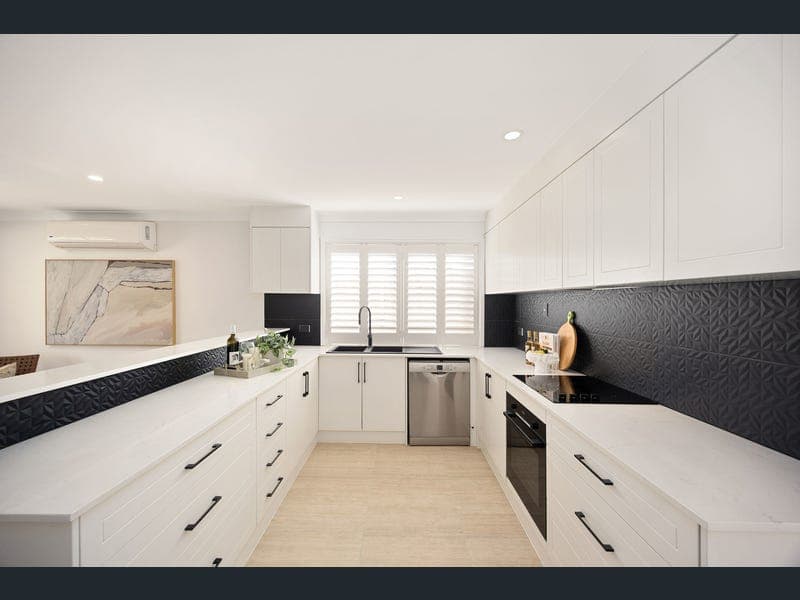 21 Scandia Street, Kenmore — photo 1 of 5