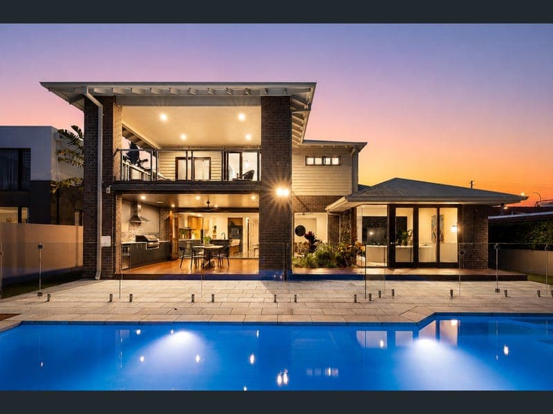 86 Rio Vista Boulevard, Broadbeach Waters — photo 1 of 5