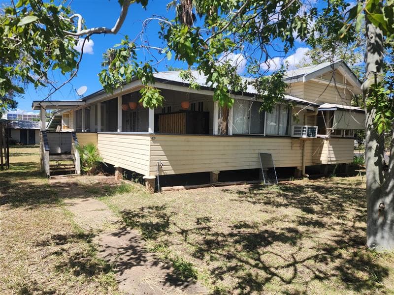 46 Galatea St, Charleville — photo 1 of 5