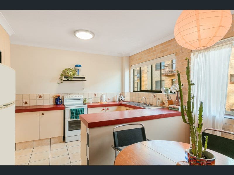 5/74 Coolangatta Road — photo 1 of 5