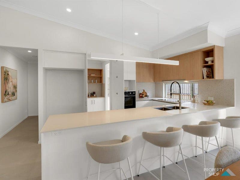 10 Sandbar Ave, Kewarra Beach — photo 1 of 5