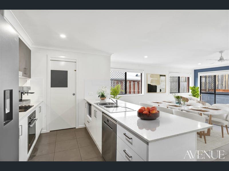 14 Mount Edwards Street, Park Ridge — photo 1 of 5