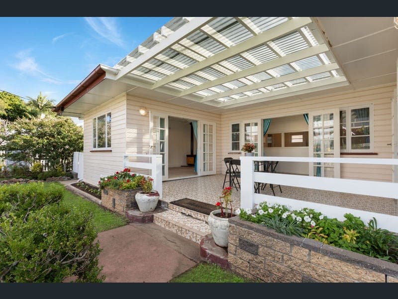 29 Omar Street, West Ipswich — photo 1 of 5