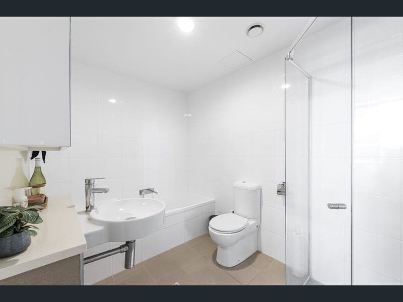 1101/6 Aqua Street, Southport — photo 1 of 5