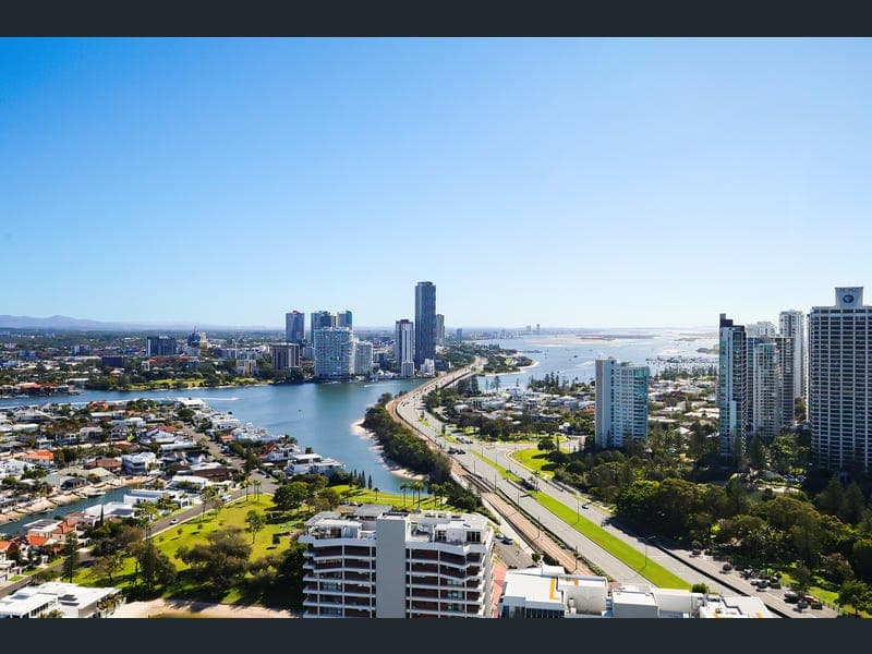 170/12 Commodore Drive, Paradise Waters — photo 1 of 5