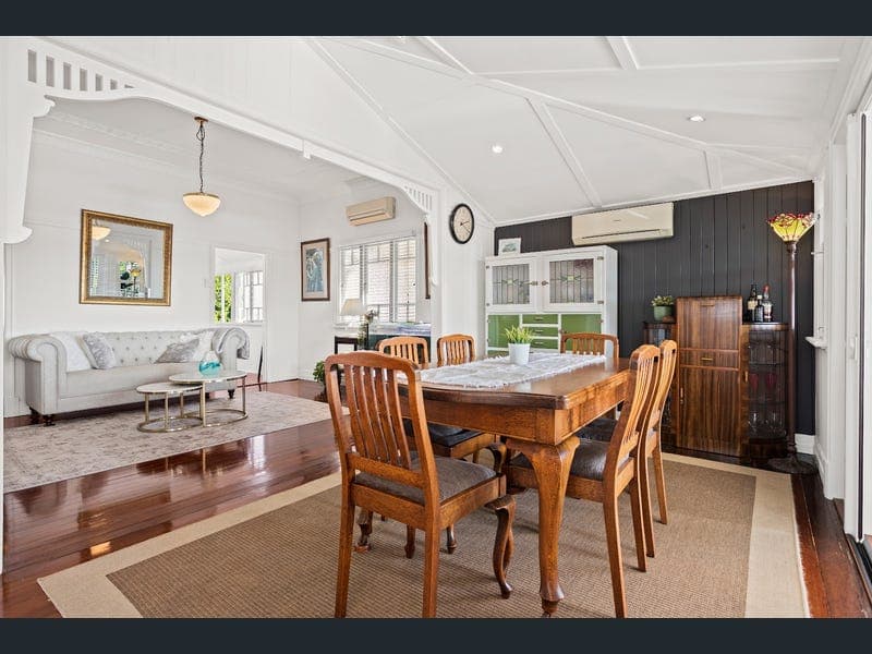 76 Milsom Street, Coorparoo — photo 1 of 5