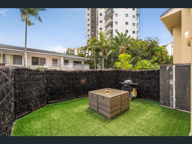 9/27-31 Wharf Road, Surfers Paradise — photo 1 of 5