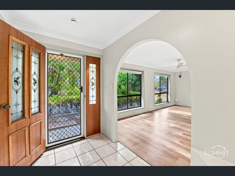 32 Hampton Drive, Tannum Sands — photo 1 of 5
