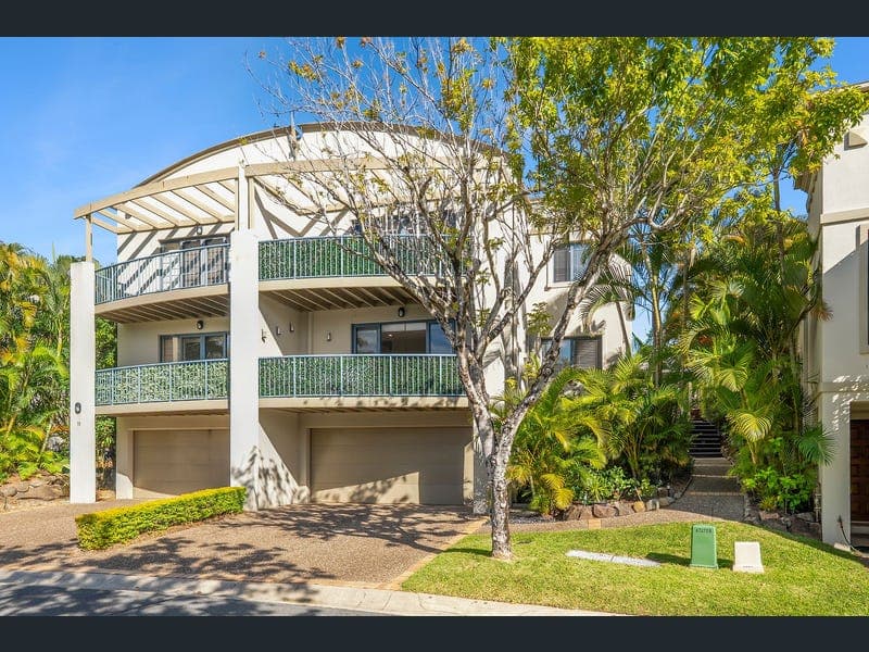 12/117 Palm Meadows Drive, Carrara — photo 1 of 5