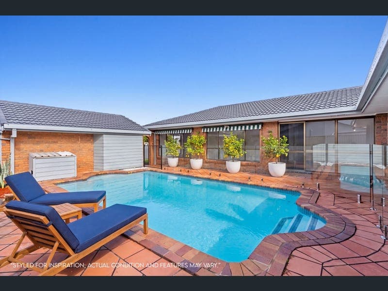 22 Firmin Court, Mermaid Waters — photo 1 of 5
