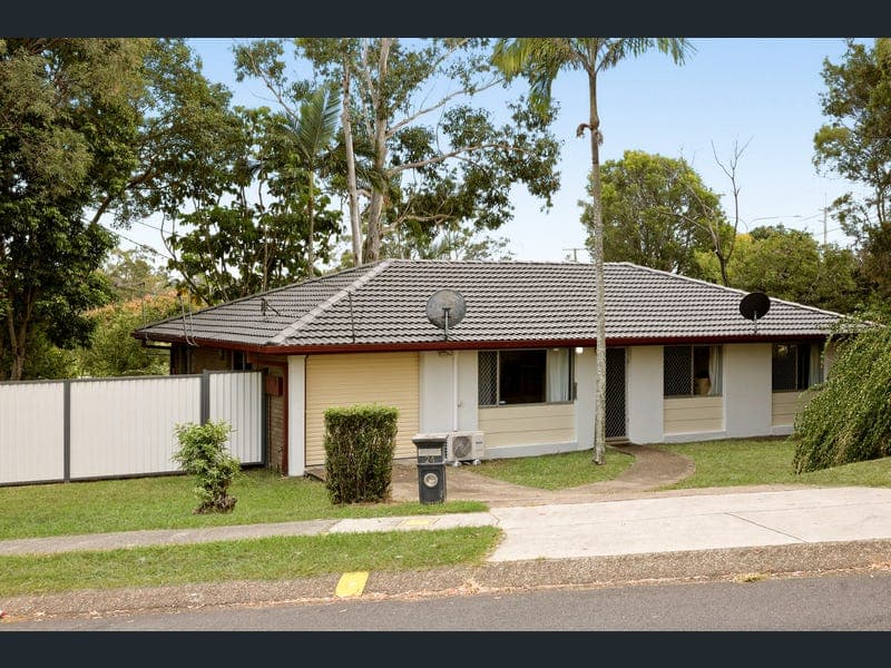 24 Pilbi Street, Woodridge — photo 1 of 5