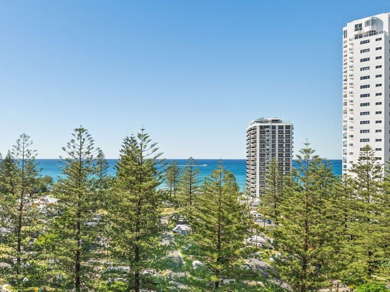 34/1-9 Hughes Avenue, Main Beach — photo 1 of 5