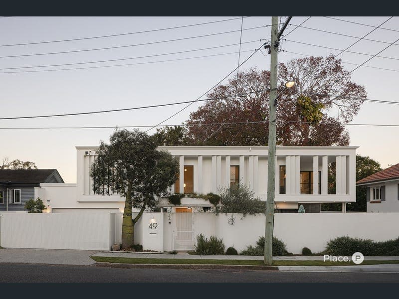 49 Newbolt Street, Holland Park — photo 1 of 5