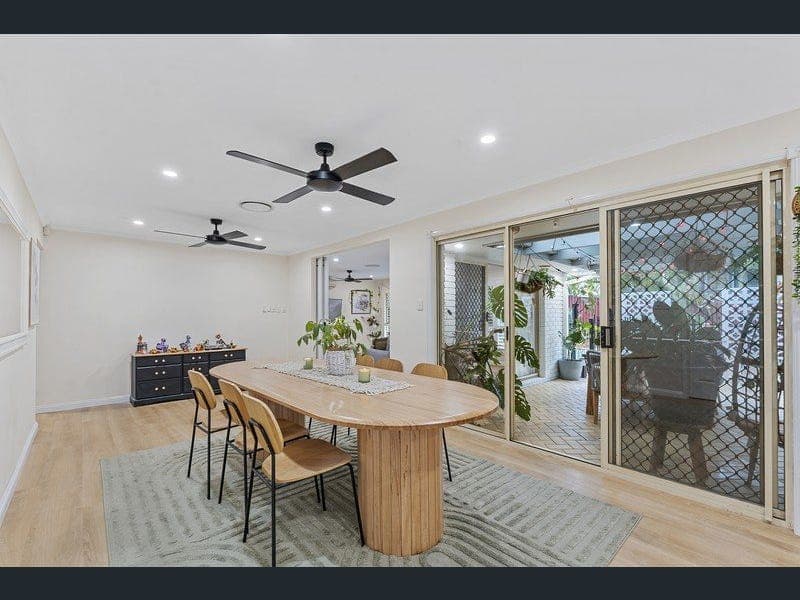 3 Azure Crescent, Griffin — photo 1 of 3