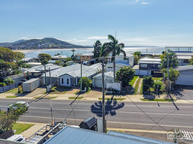 26 Matthew Flinders Drive, Cooee Bay — photo 1 of 5