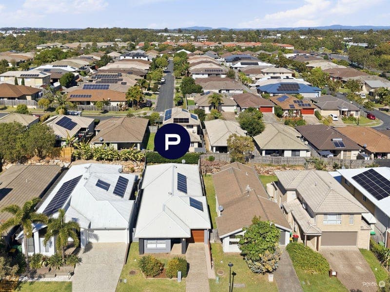 12 Cowen Terrace, North Lakes — photo 1 of 5