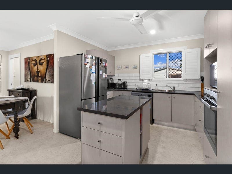 11 Allenby Street, Wandal — photo 1 of 5