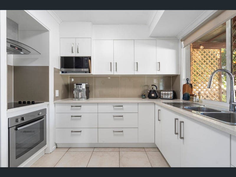 1 Cornwall Street, Deception Bay — photo 1 of 5