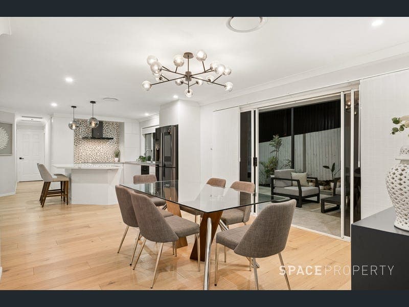 12 Cedar Close, Albany Creek — photo 1 of 5