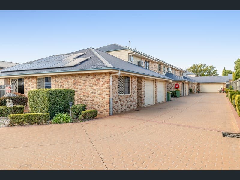3/58 Gordon Avenue, Newtown — photo 1 of 5