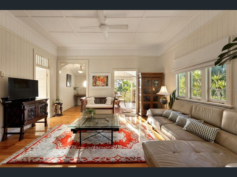 16 Bredden Street, Chapel Hill — photo 1 of 5