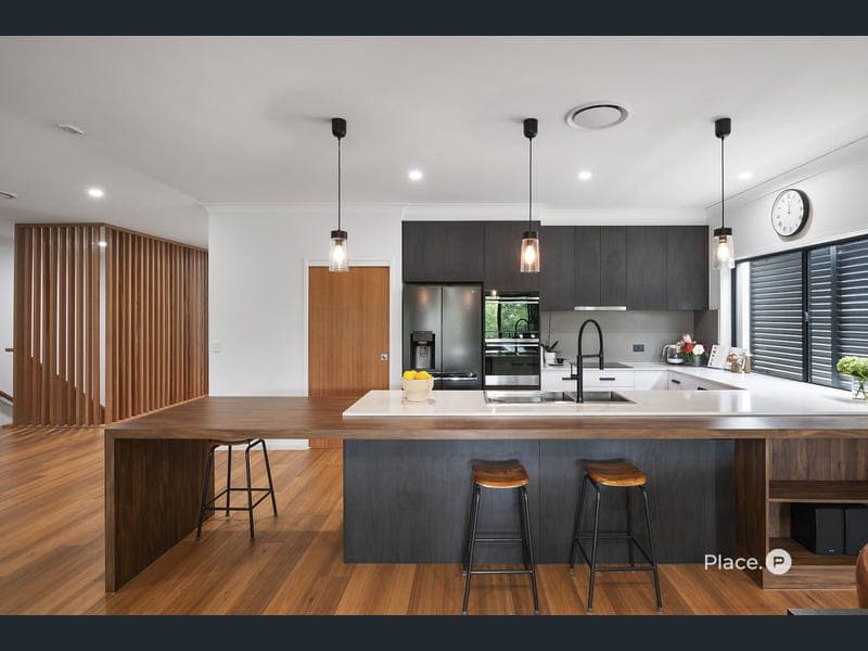 12 Nelson Place, Carindale — photo 1 of 5