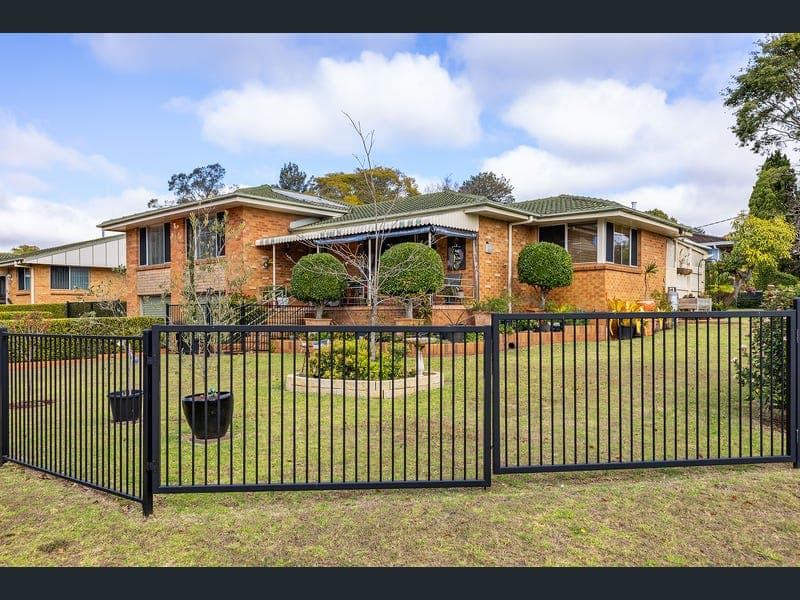 32 Flinders Street, Centenary Heights — photo 1 of 5