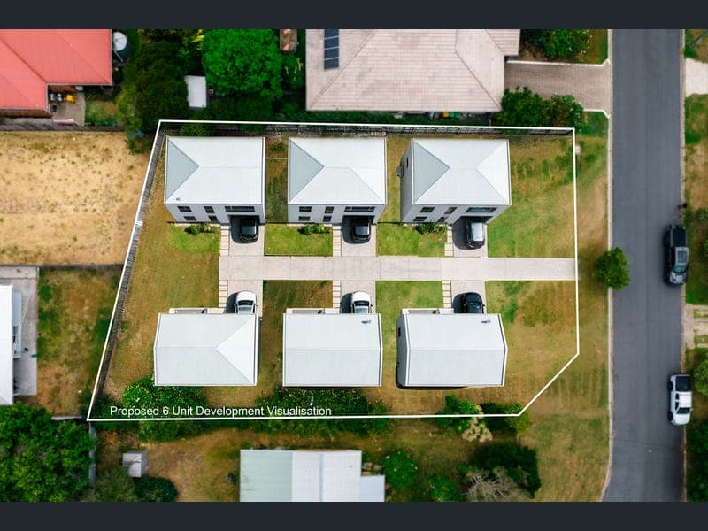 17 Seashell Drive, Deception Bay — photo 1 of 5