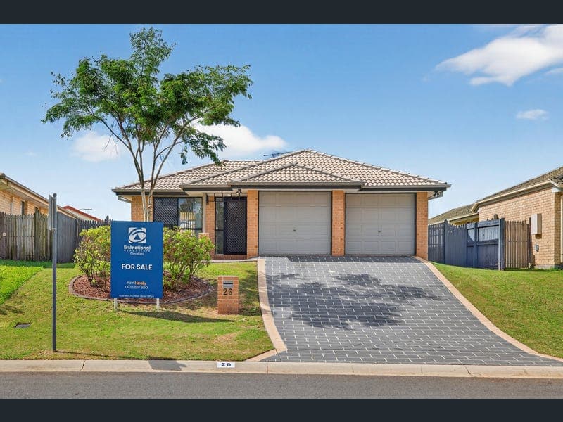 26 Lake Manchester Street, Logan Reserve — photo 1 of 5