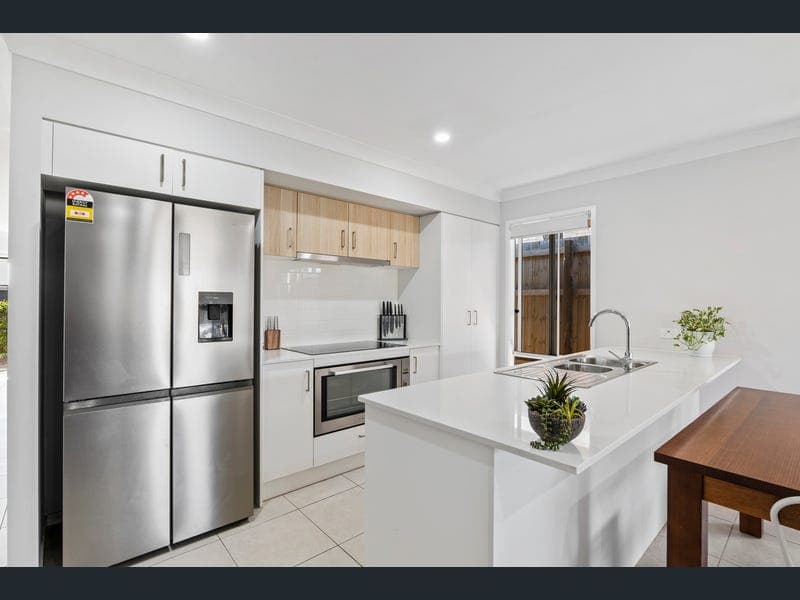 6 Capricorn Street, Flagstone — photo 1 of 5