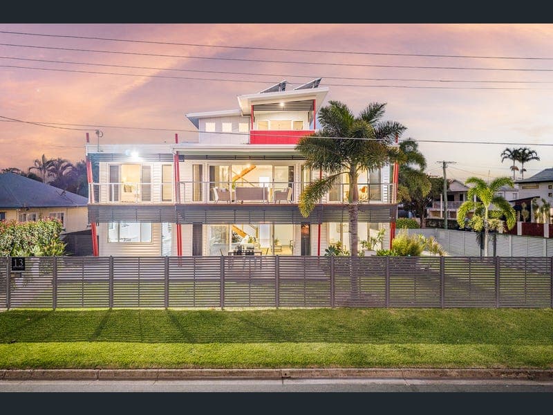 13 Reef Point Esplanade, Scarborough — photo 1 of 5