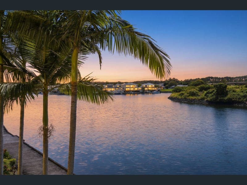 122/3 Pendraat Parade, Hope Island — photo 1 of 5