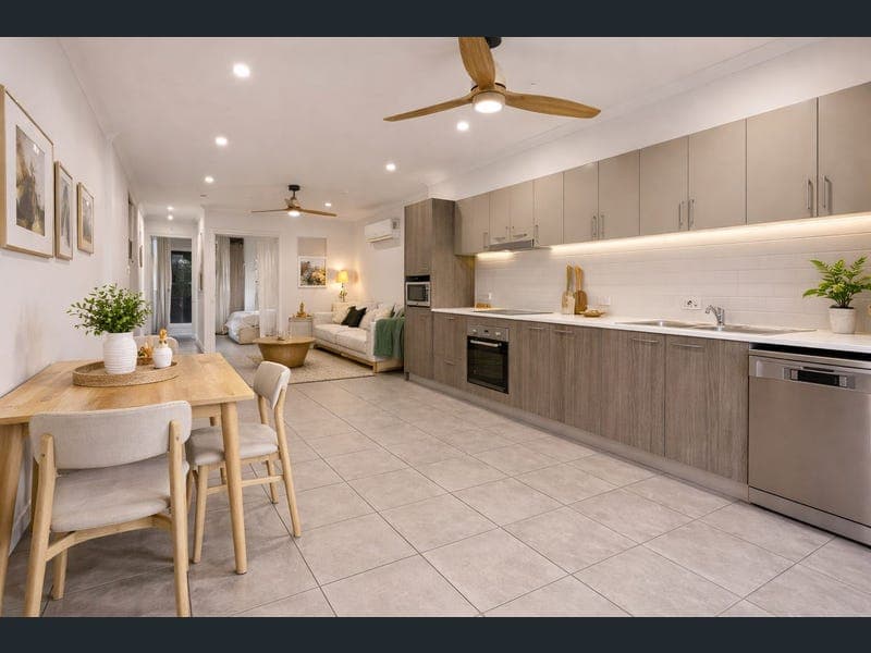 UNIT 3/5 Hodgson Street, Zillmere — photo 1 of 5