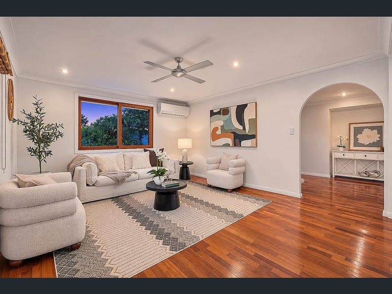 72 Parkroyal Crescent, Regents Park — photo 1 of 5