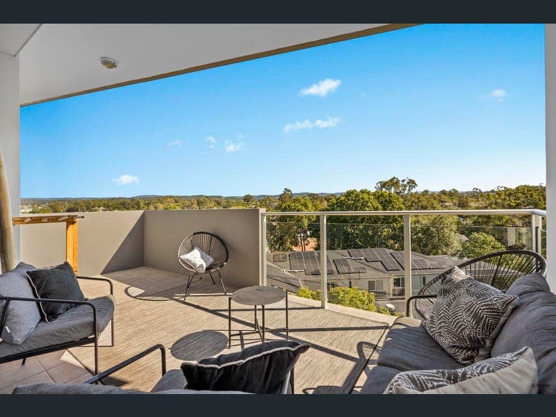 1601/12-14 Executive Drive, Burleigh Waters — photo 1 of 5