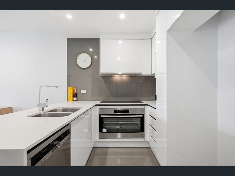 4/52 Ludwick Street, Cannon Hill — photo 1 of 5