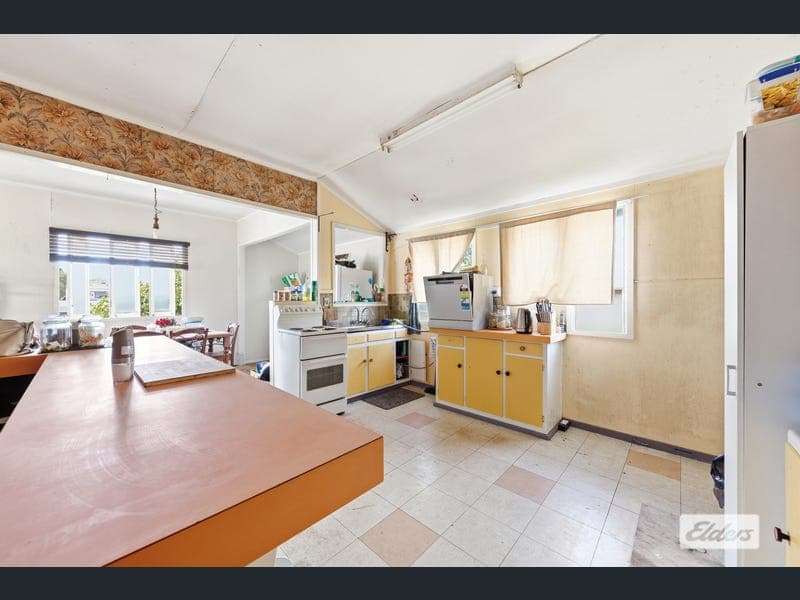64 Harris Street, Emerald — photo 1 of 5