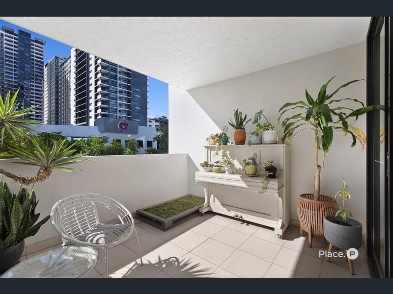 14/9-11 Manning Street, South Brisbane — photo 1 of 5