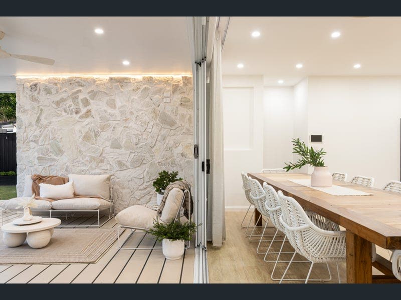 10 Mayfair Crescent, Baringa — photo 1 of 5
