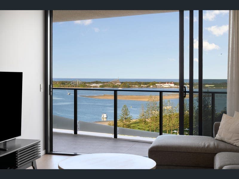 1306/180 Marine Parade, Labrador — photo 1 of 5