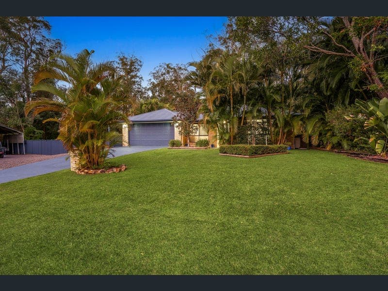 2 Bowerbird Place, Landsborough — photo 1 of 5