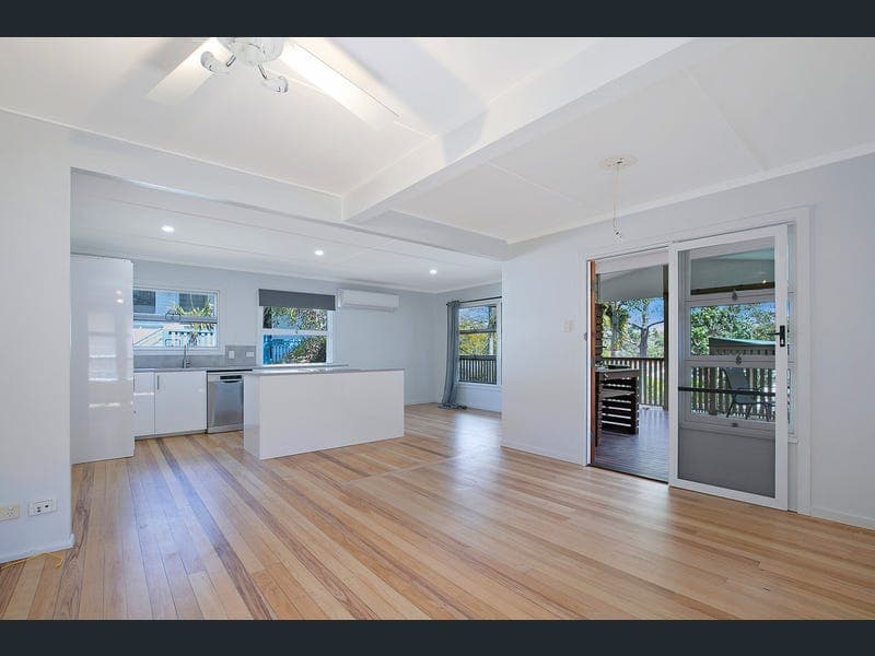 18 Wighton Street, Sandgate — photo 1 of 5