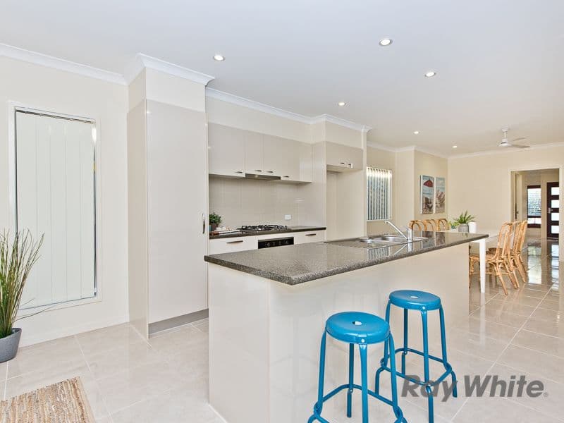 30 Flinders Circuit, Fitzgibbon — photo 1 of 5