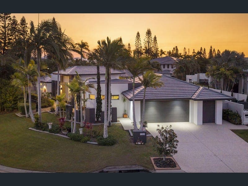 2201 Taromeo Court, Hope Island — photo 1 of 5