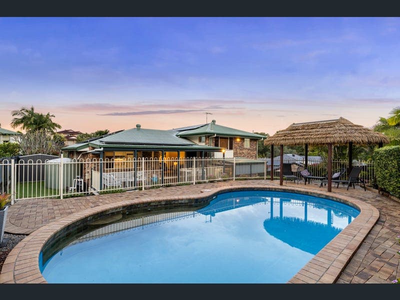 32 Greenock Place, Ferny Grove — photo 1 of 5