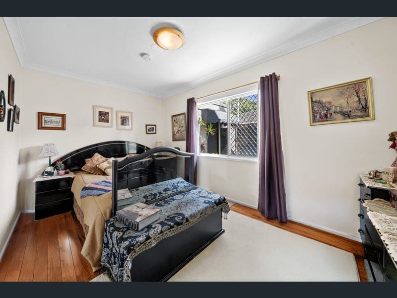 4/19 Darrambal Street, Chevron Island — photo 1 of 5