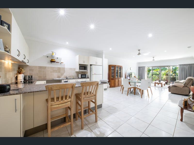 50/21 Shute Harbour Road, Cannonvale — photo 1 of 5