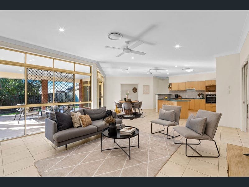 7 Pinehurst Court, Albany Creek — photo 1 of 5
