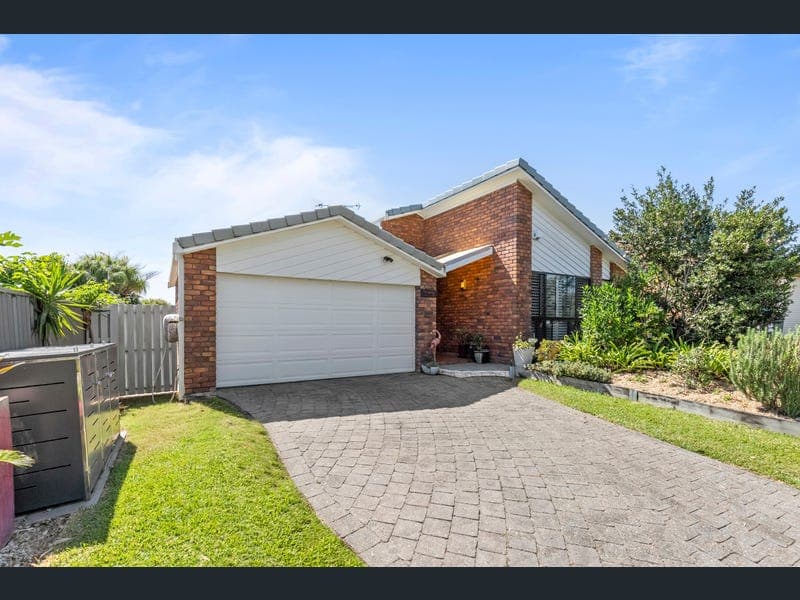 11 Commerce Drive, Robina — photo 1 of 5